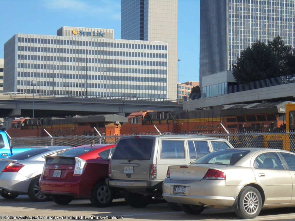 BNSF 8086 + 3857